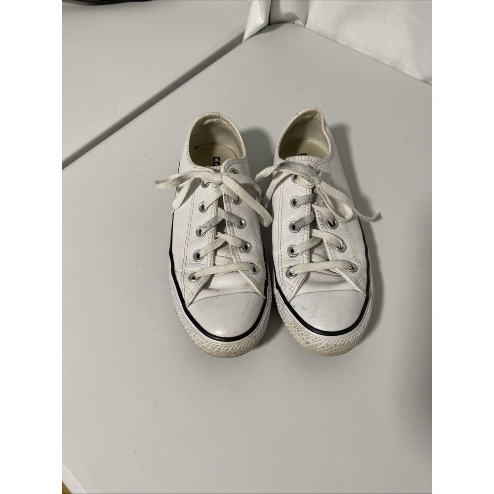 Converse Chuck Taylor All Star White Leather Low Top Sneakers Mens 4 Womens 6